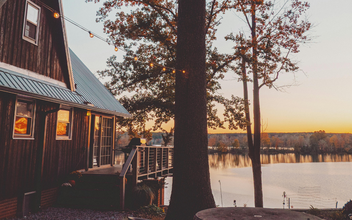 Don’t Wait for Summer: The Hidden Advantages of Buying Waterfront Homes in Winter Around Polson, Montana